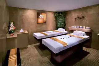 STEAM & MASSAGE ROOM